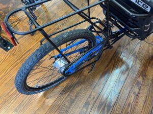Rear hub and rack of an ICE Adventure HD 26 FS recumbent trike with Rohloff hub.
