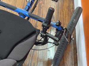 Twist shift of an ICE Adventure HD 26 FS recumbent trike with Rohloff hub.